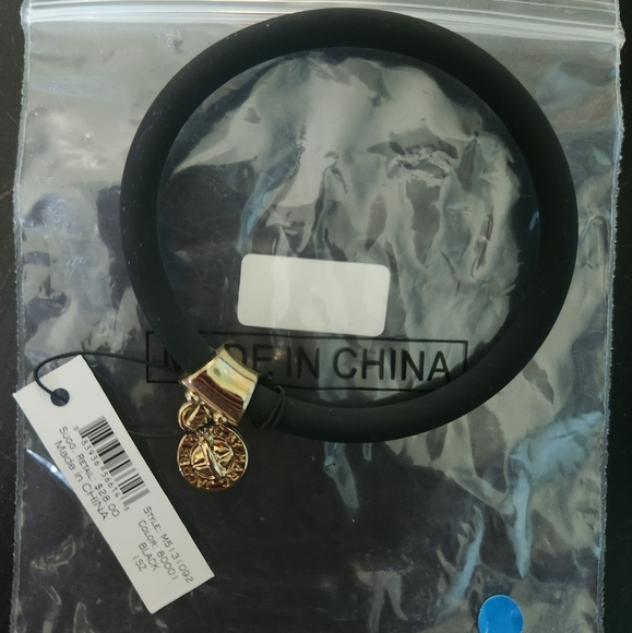 Marc Jacobs Black Belt with Gold Charm - Picture 1 of 3